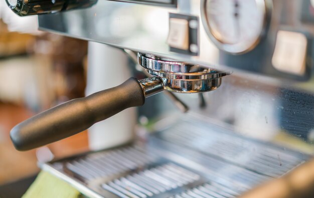 Jak prawidłowo dbać o ekspres do kawy, aby służył jak najdłużej?