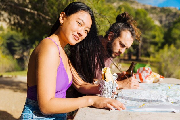 Podróżnicze inspiracje: jak odkryć autentyczne lokalne doświadczenia i zatopić się w kulturze miejsca