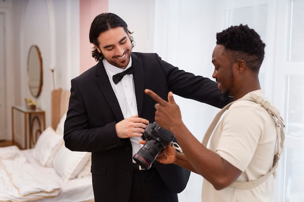 Jak wybrać idealną koszulę na lato: przewodnik po materiałach i stylach