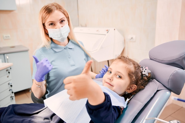 Jak wybrać idealną klinikę stomatologiczną dla całej rodziny?