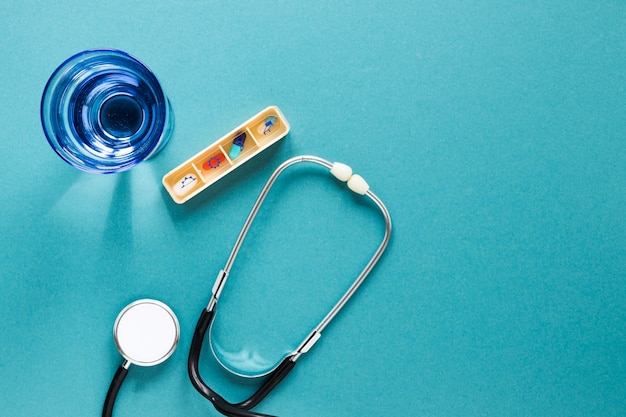 Jakie są korzyści i wyzwania związane z korzystaniem z refundowanych akcesoriów urologicznych?